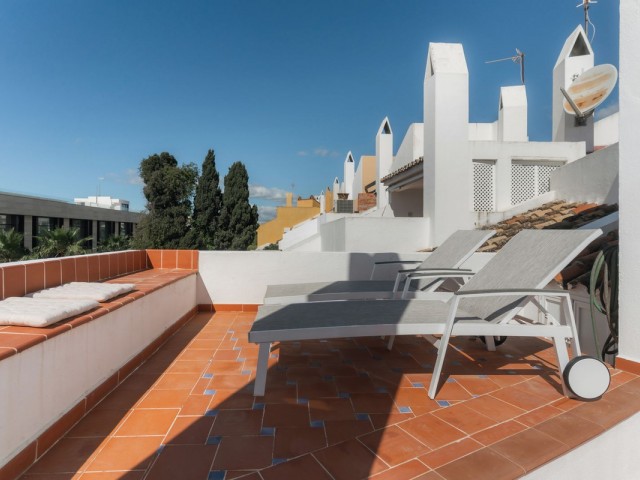 3 Slaapkamer Rijtjeshuis in Nueva Andalucía