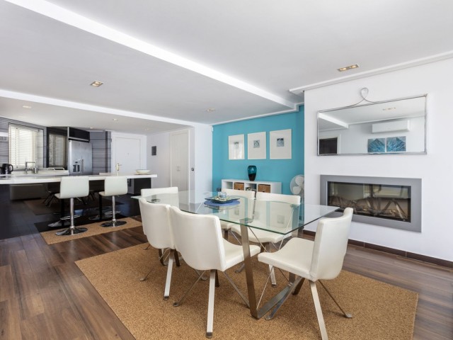 Penthouse avec 2 Chambres  à Puerto Banús