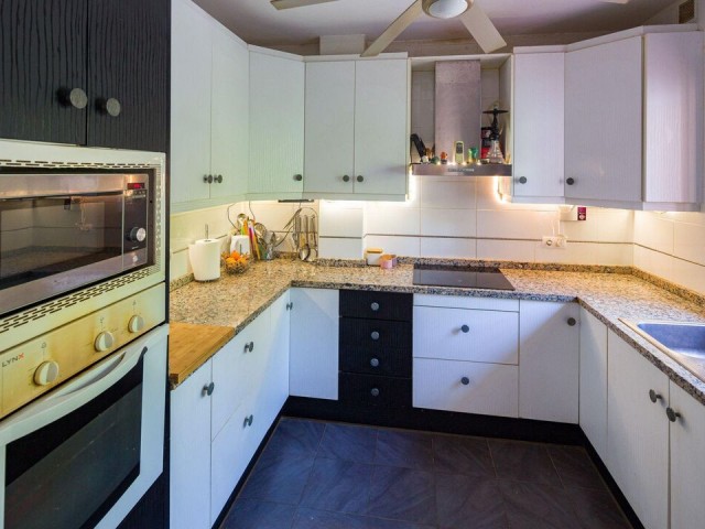 4 Bedrooms Townhouse in Marbella