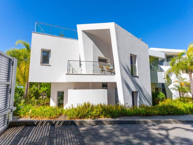 Villa The Golden Mile - R5382364