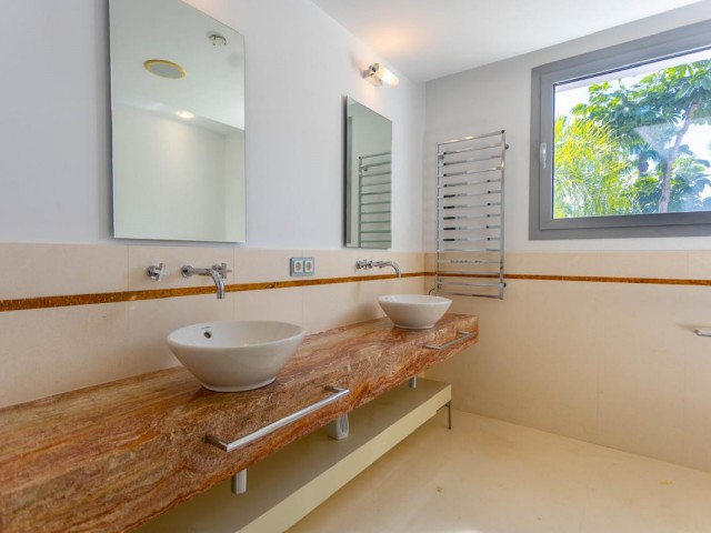4 Bedrooms Villa in The Golden Mile
