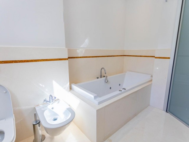 4 Bedrooms Villa in The Golden Mile