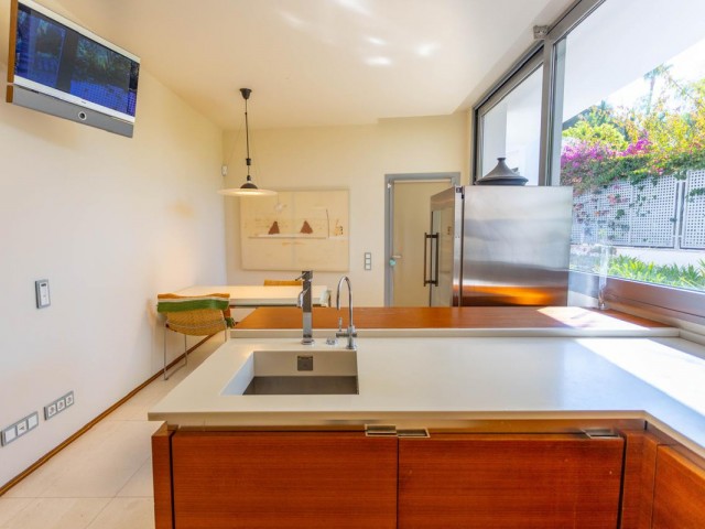 4 Bedrooms Villa in The Golden Mile