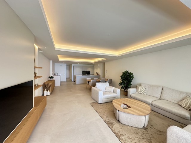 Appartement avec 3 Chambres  à Estepona