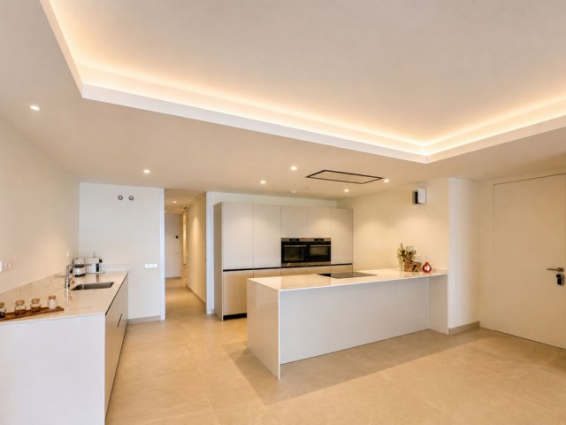 Appartement avec 3 Chambres  à Estepona