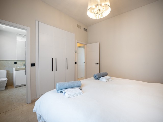 Villa con 6 Dormitorios  en Nueva Andalucía