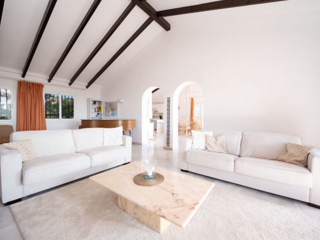 4 Soveroms Villa i Elviria