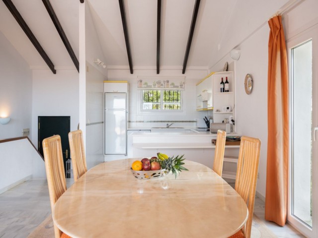 4 Soveroms Villa i Elviria