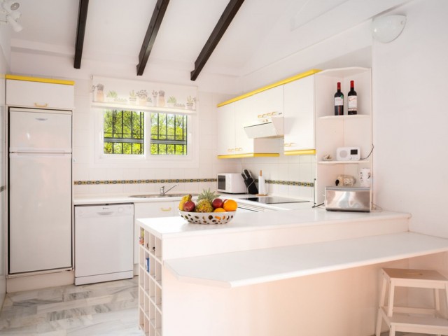 4 Soveroms Villa i Elviria