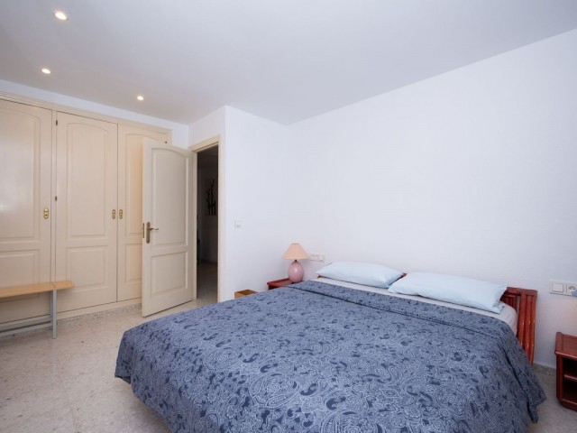 4 Soveroms Villa i Elviria