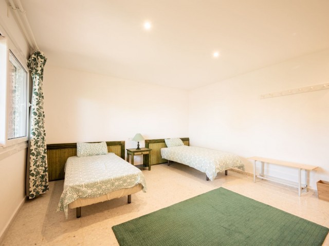 4 Soveroms Villa i Elviria
