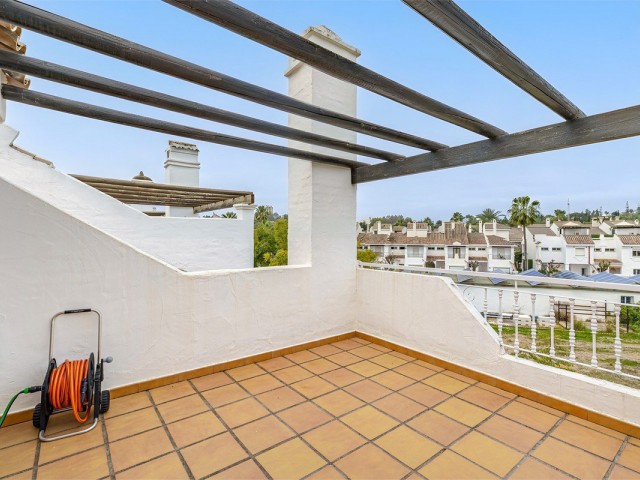 2 Slaapkamer Rijtjeshuis in Nueva Andalucía