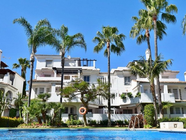 2 Slaapkamer Rijtjeshuis in Nueva Andalucía