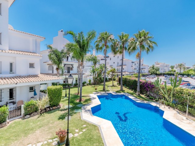 Maison mitoyenne avec 2 Chambres  à Nueva Andalucía
