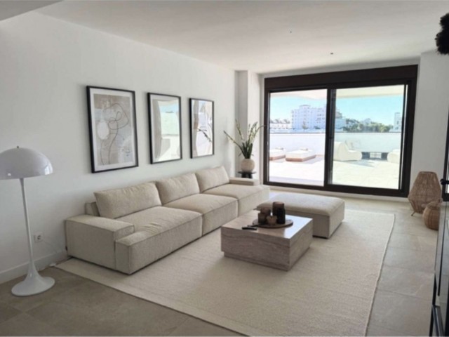 Appartement avec 3 Chambres  à Estepona