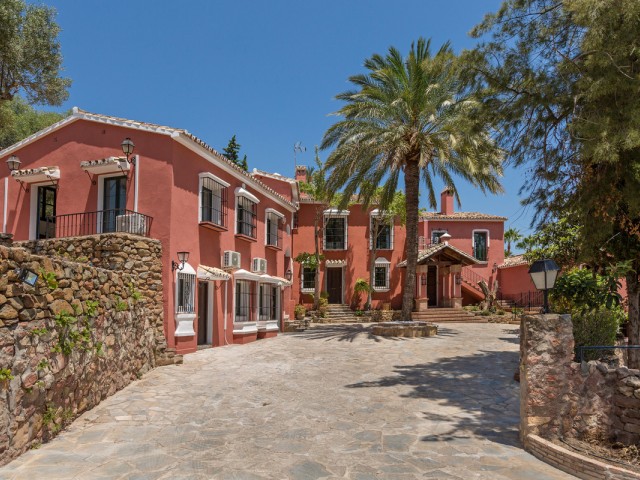 Villa avec 12 Chambres  à Benahavís
