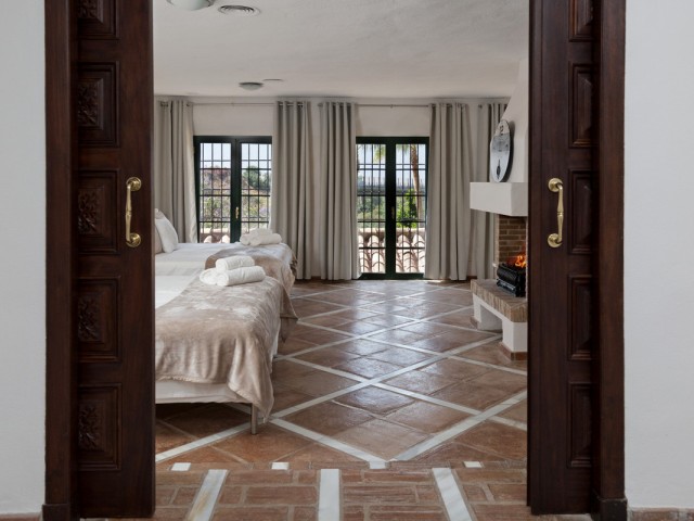 Villa avec 12 Chambres  à Benahavís