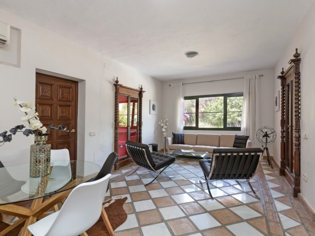 12 Bedrooms Villa in Benahavís