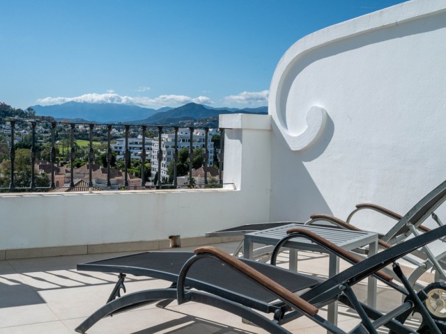 Maison mitoyenne avec 3 Chambres  à Nueva Andalucía