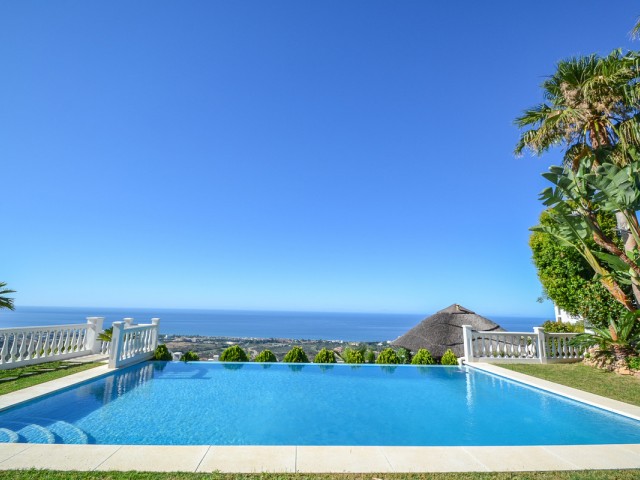 5 Schlafzimmer Villa in Altos de los Monteros