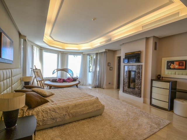 5 Schlafzimmer Villa in Altos de los Monteros