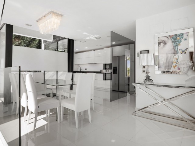 5 Slaapkamer Villa in Nueva Andalucía