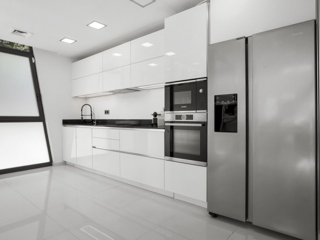 5 Slaapkamer Villa in Nueva Andalucía