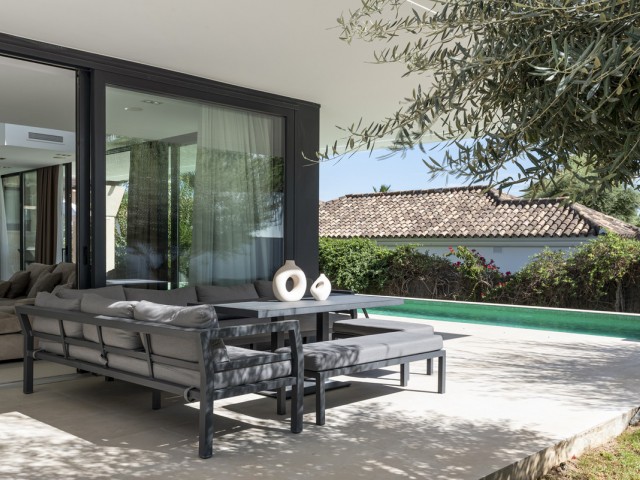 Villa con 5 Dormitorios  en Nueva Andalucía