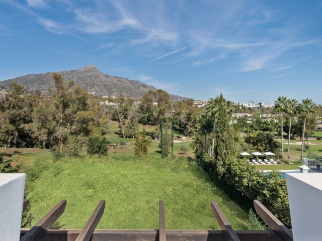 Villa con 5 Dormitorios  en Nueva Andalucía