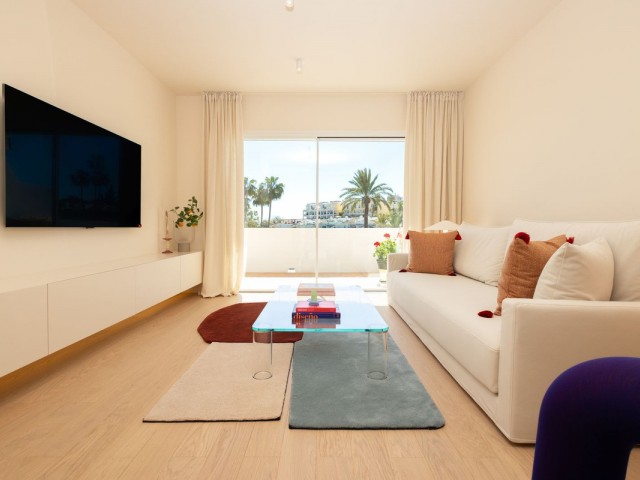 2 Bedrooms Apartment in Nueva Andalucía