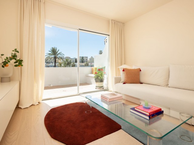 2 Bedrooms Apartment in Nueva Andalucía