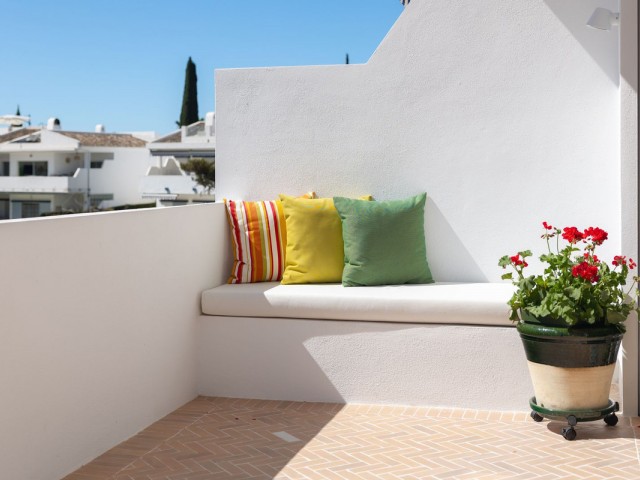 2 Bedrooms Apartment in Nueva Andalucía