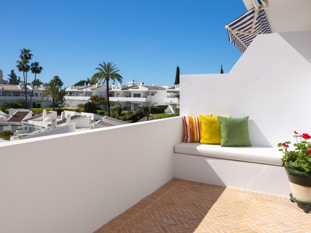 2 Bedrooms Apartment in Nueva Andalucía