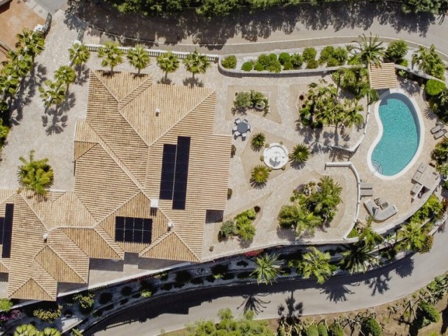 Villa avec 4 Chambres  à Valtocado