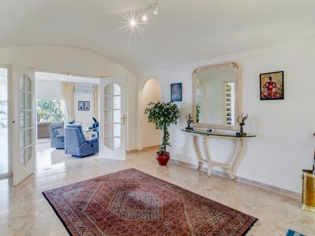 Villa avec 4 Chambres  à Valtocado
