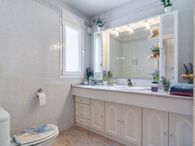 Villa avec 4 Chambres  à Valtocado