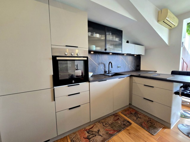 Penthouse, The Golden Mile, R5378989