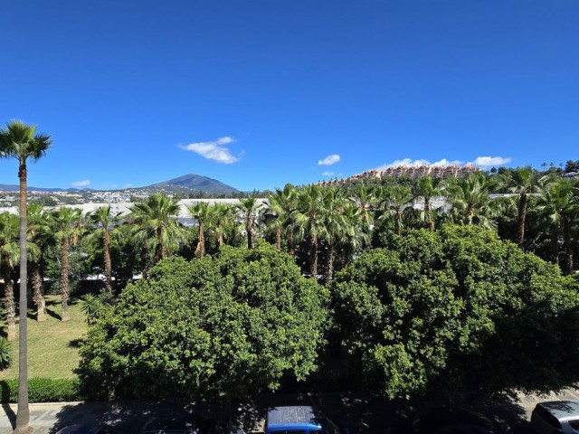 Appartement avec 3 Chambres  à Nueva Andalucía