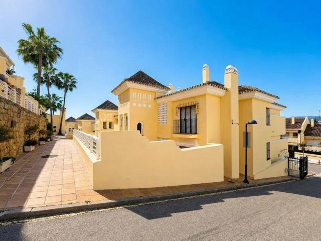 3 Bedrooms Apartment in San Pedro de Alcántara