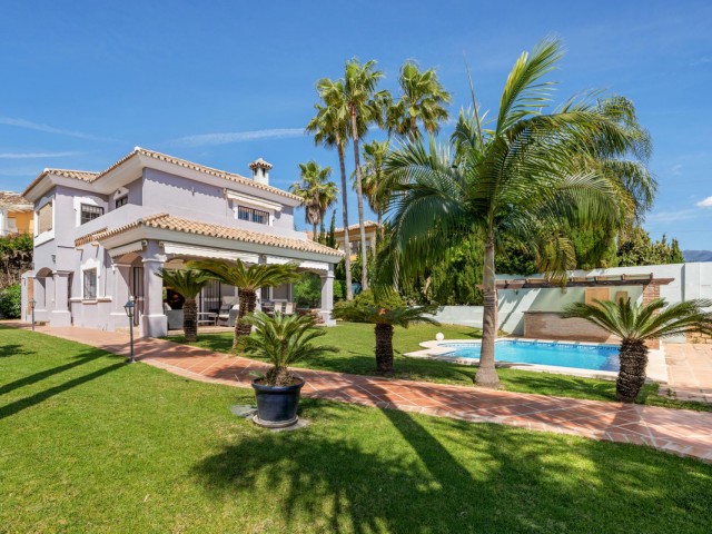 3 Soveroms Villa i Estepona