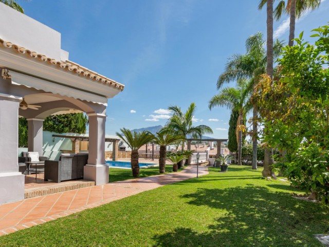 3 Soveroms Villa i Estepona