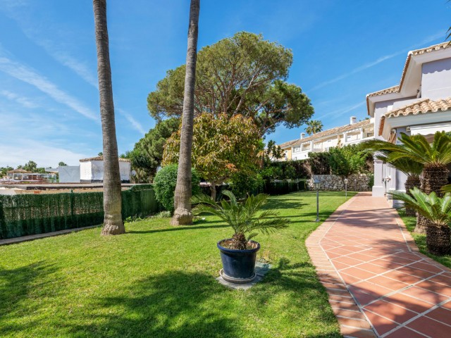 3 Soveroms Villa i Estepona