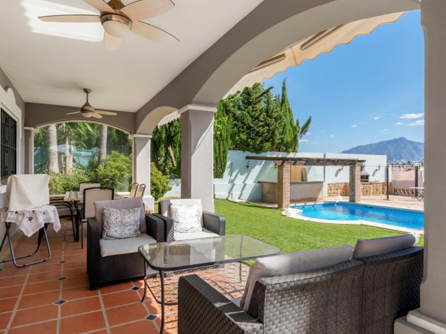 3 Soveroms Villa i Estepona