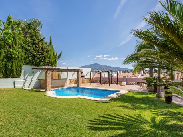 3 Soveroms Villa i Estepona