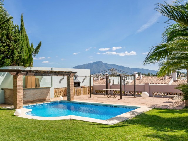3 Soveroms Villa i Estepona