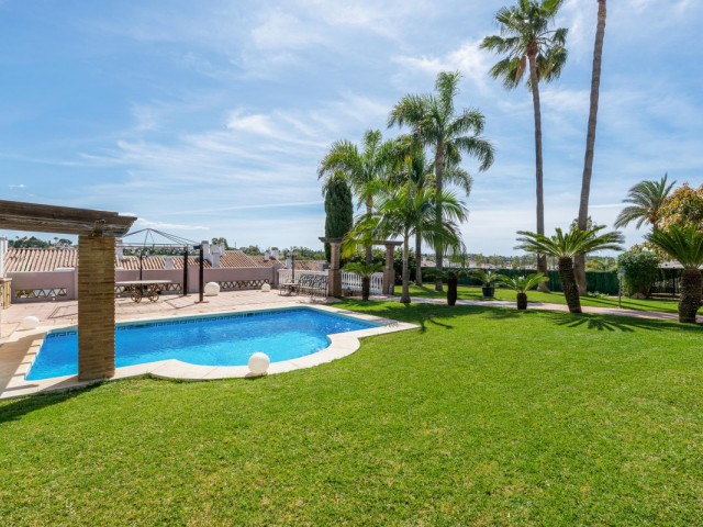 3 Soveroms Villa i Estepona
