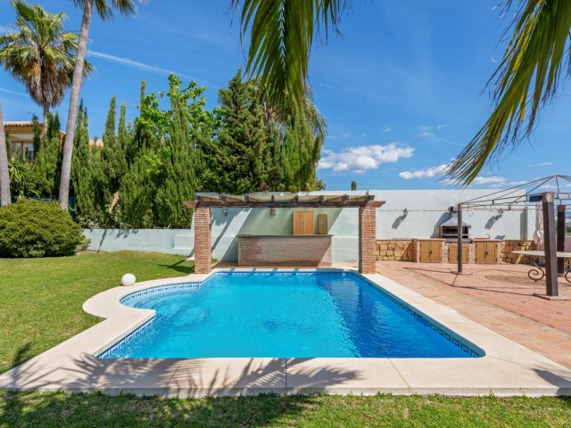 3 Soveroms Villa i Estepona
