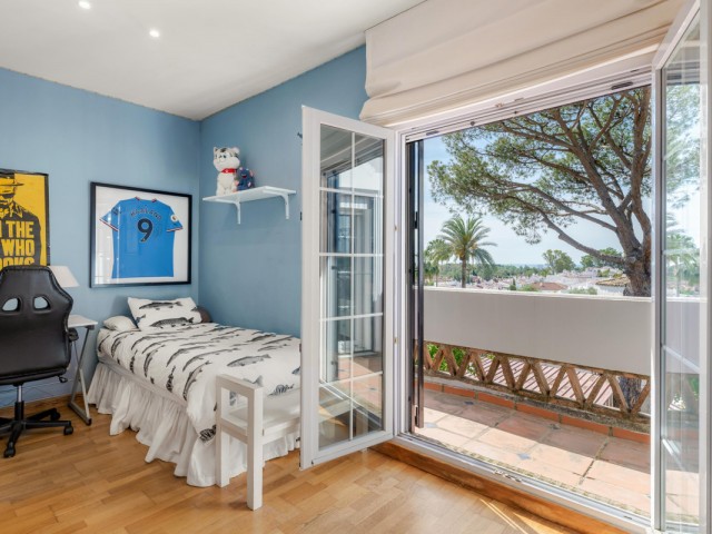 3 Soveroms Villa i Estepona