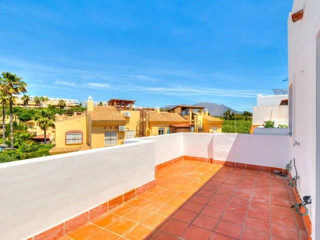 5 Slaapkamer Rijtjeshuis in Casares Playa
