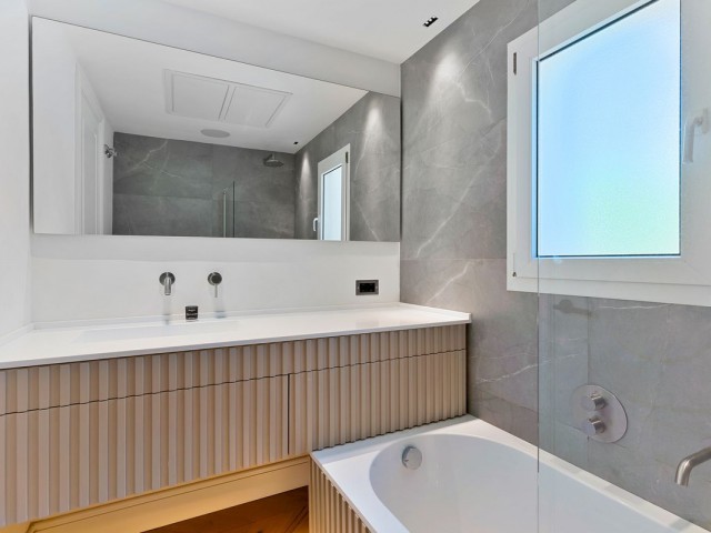 4 Bedrooms Villa in Marbella